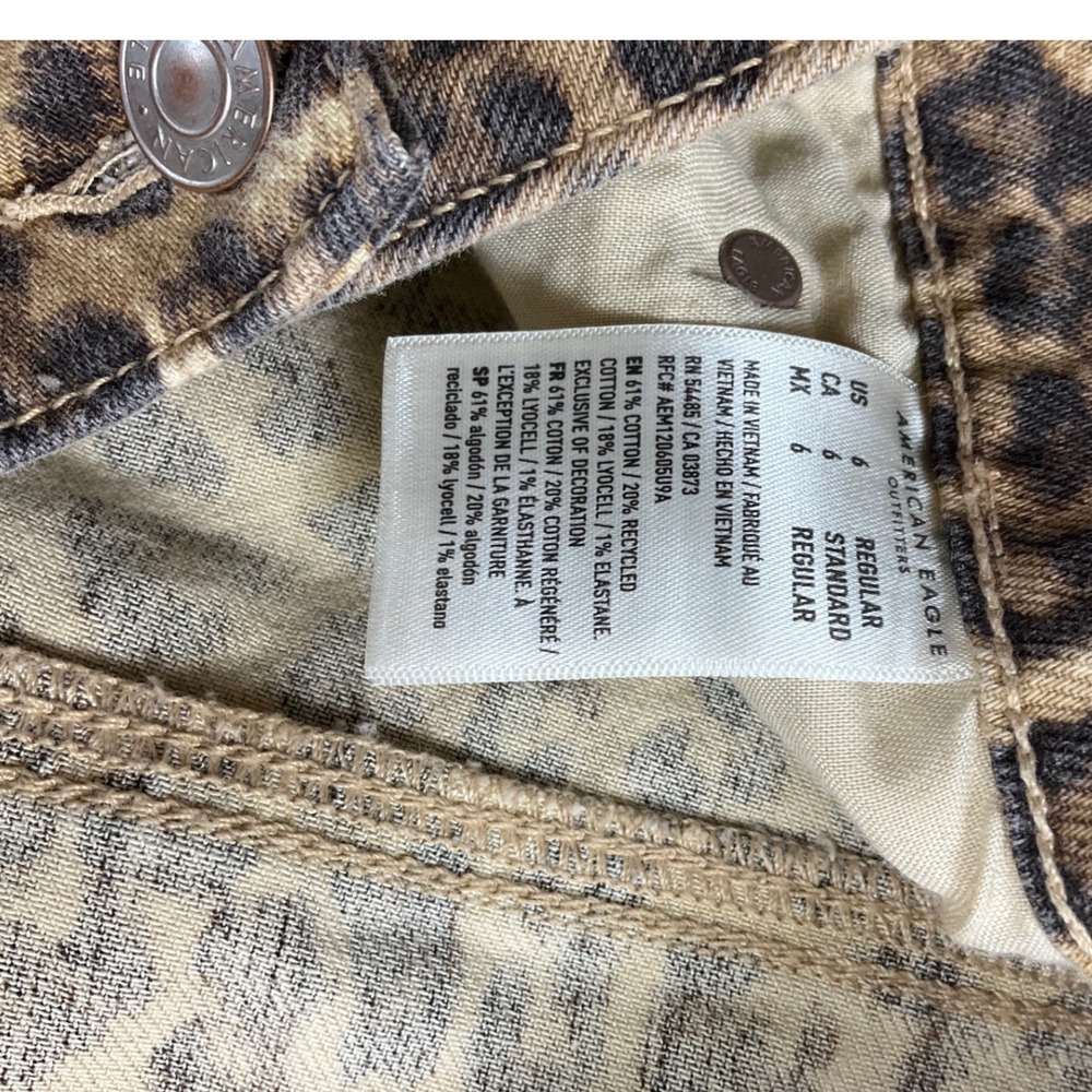 American Eagle Leopard Print Wide Leg Jeans Brown Tan Animal Print Size 6 Reg - Picture 3 of 4